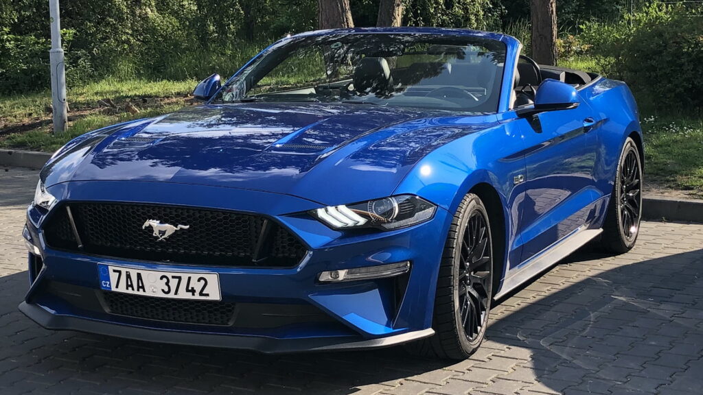 Mustang GT Convertible bez střechy